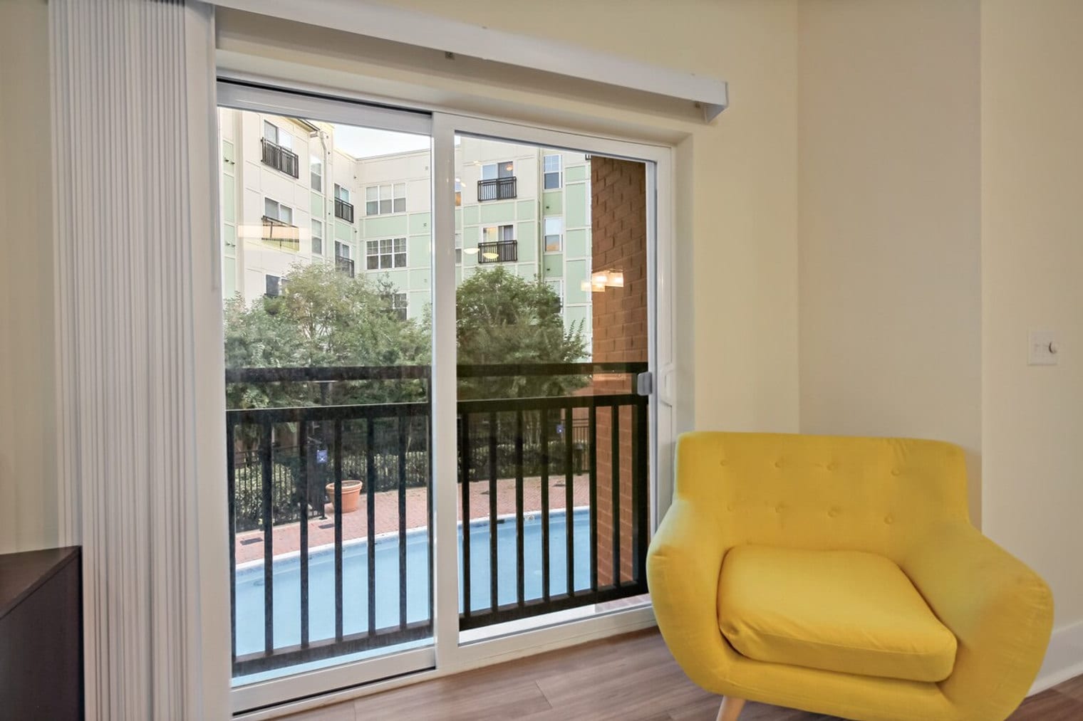 Building Photo - 615 S Columbus St