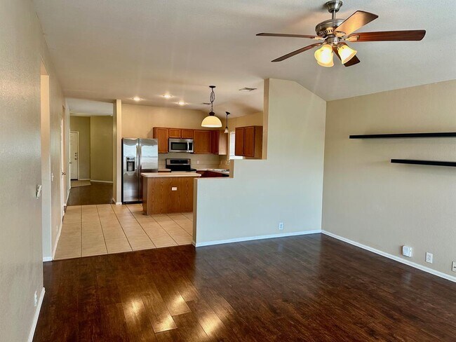 Building Photo - 124 Spruce Dr
