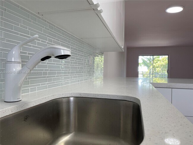 Building Photo - 251 Galen Dr