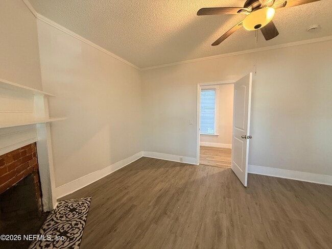 Building Photo - 1226 Clark St