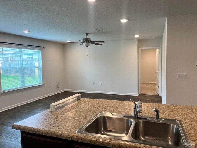 Building Photo - 5862 Blackhorse Cir