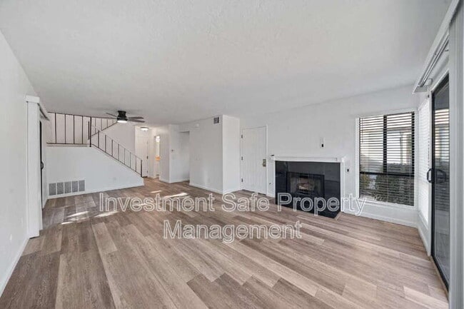 Building Photo - 5715 Baltimore Dr