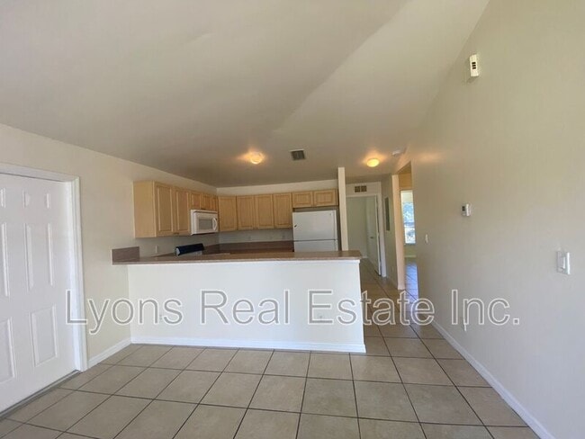 Building Photo - 4622 15th St SW