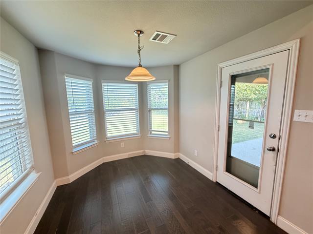 Building Photo - 7924 Buttonwood Dr