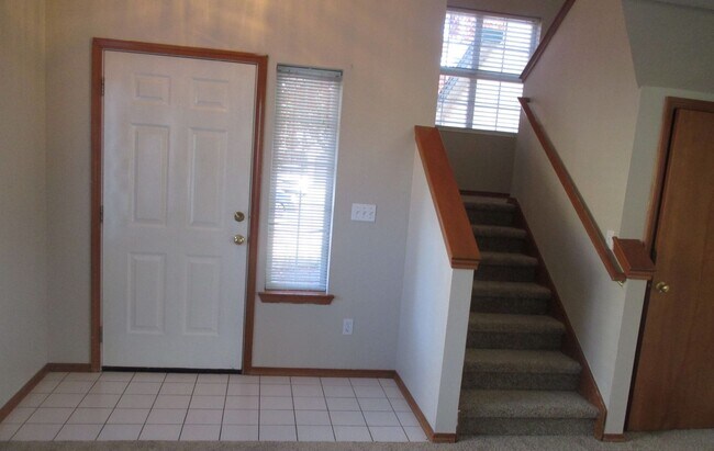 Building Photo - **PENDING APP**Beautiful 3 Bed 2.5 Bath in Lacey
