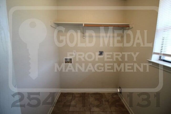 Building Photo - 1103 Lansberry Ct
