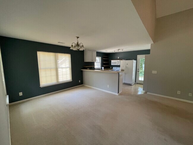 Building Photo - 144 Grand Oak Cir