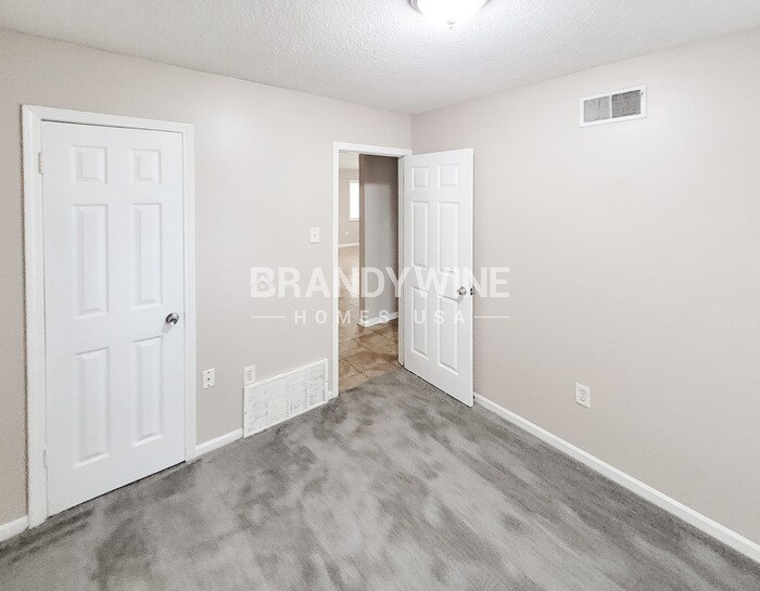 Building Photo - 3895 Houghton Cove