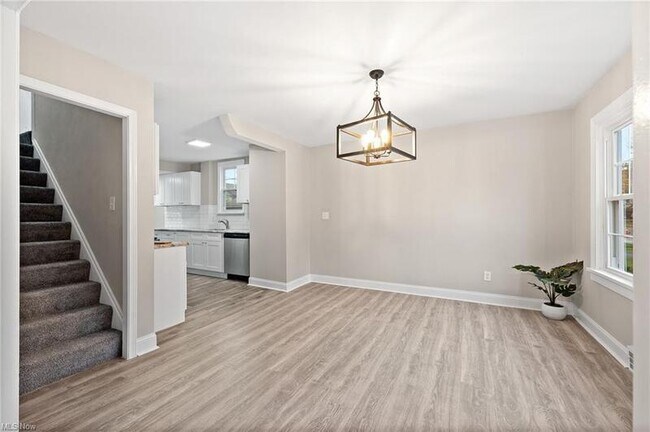 Building Photo - 3613 Cummings Rd