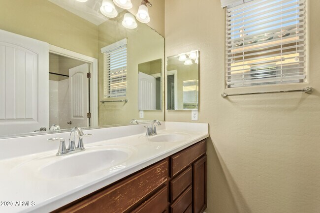 Building Photo - 15170 N 145th Ln