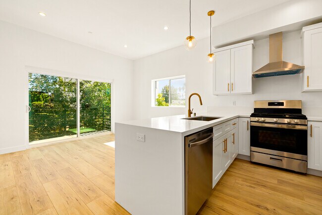 Building Photo - 3420 12th Ave