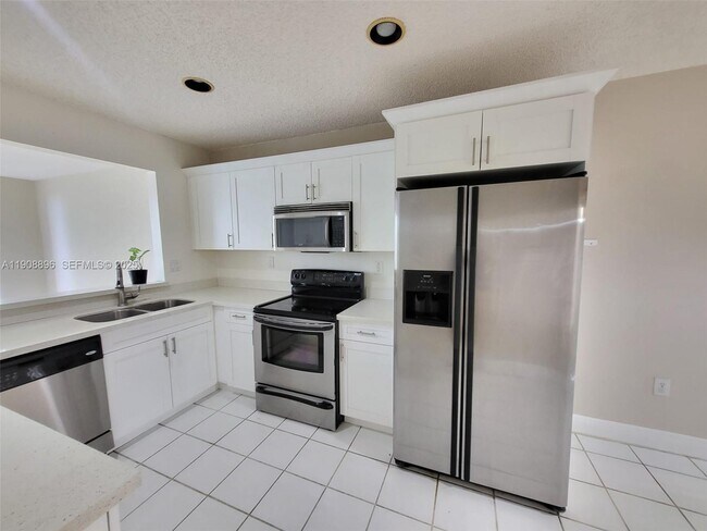 Building Photo - 10253 NW 52nd Ln