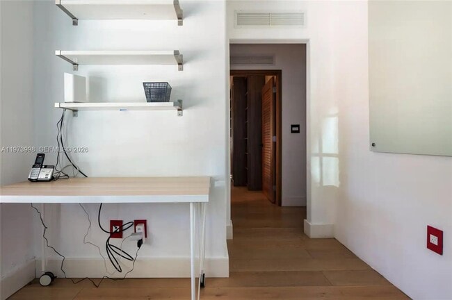 Building Photo - 524 Oleander Dr