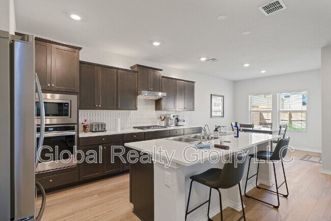 Building Photo - 6735 Shiraz Wy