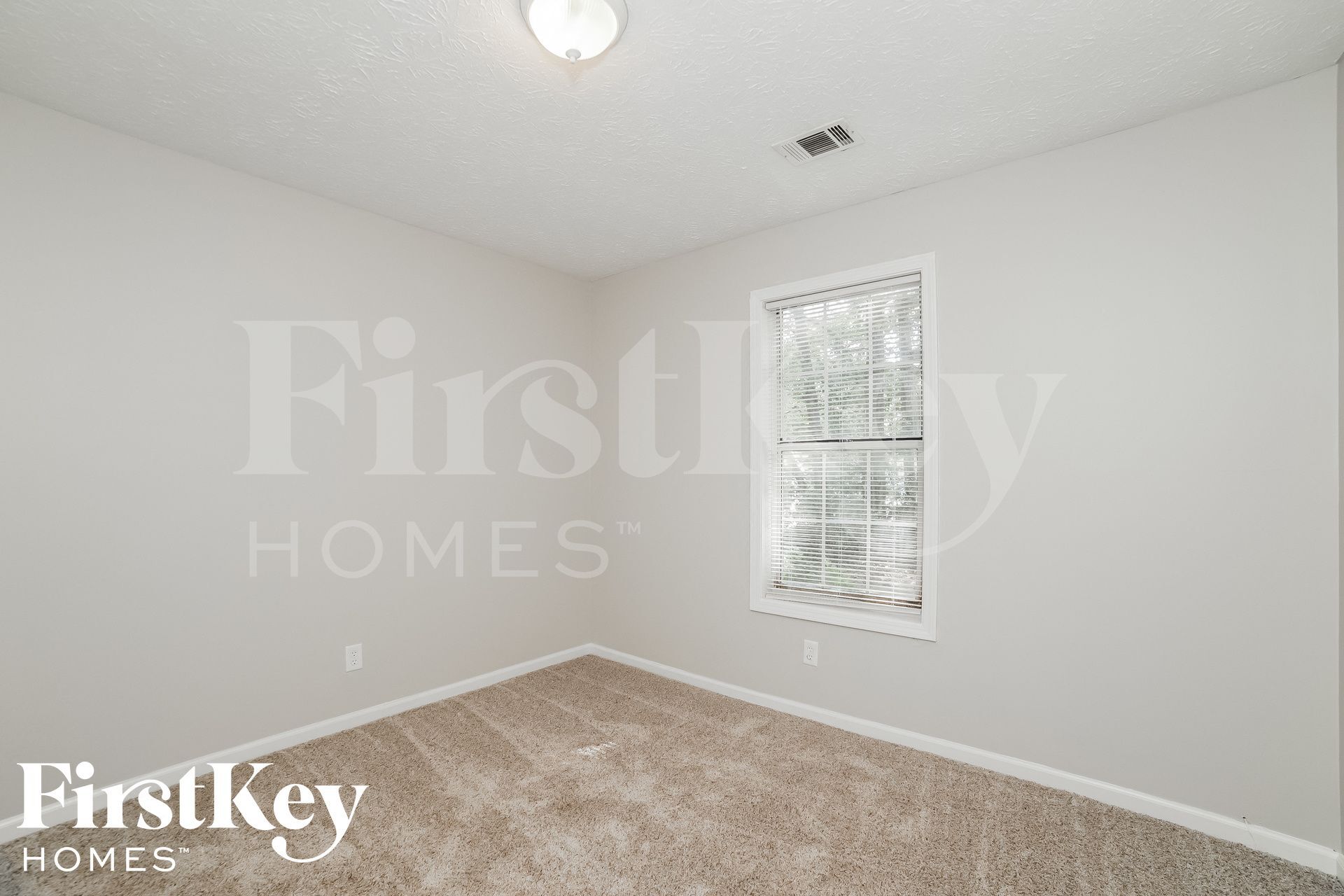 Building Photo - 3902 Viola Ct