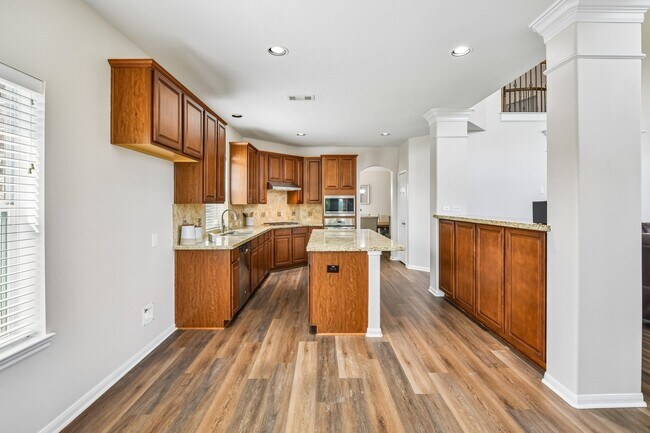 Building Photo - 28134 Kudzu Dr
