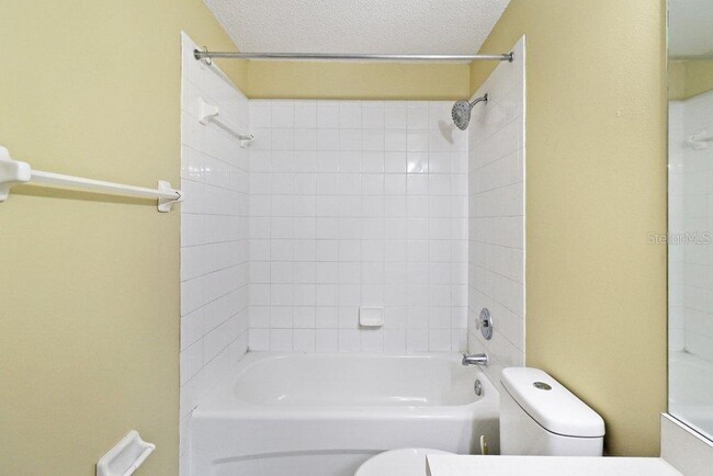 Building Photo - 7127 Waterside Dr