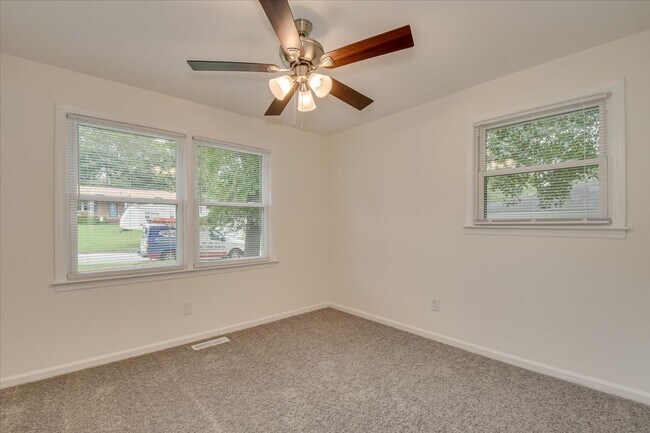 Building Photo - Newly Updated 4 Bed/2 Bath Columbia County...