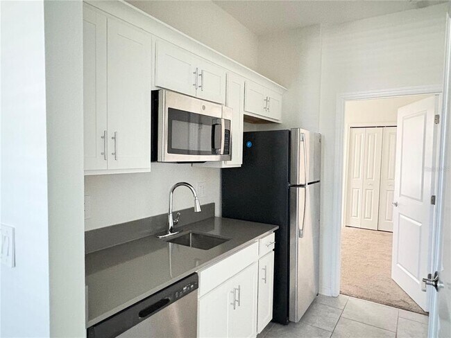 Building Photo - 121 Aces High Ln