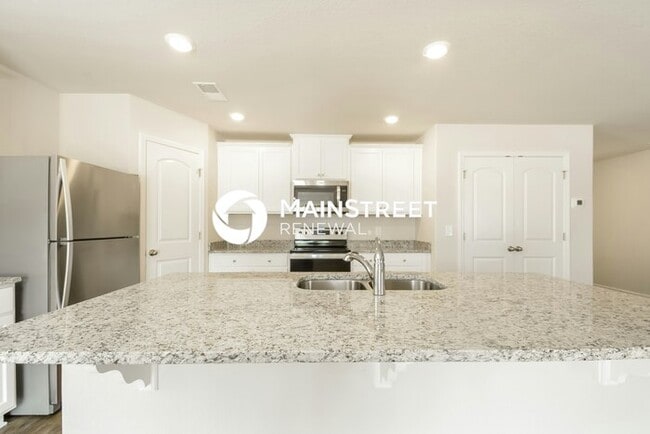 Building Photo - 3 Bedroom Pet-Friendly Home in Zebulon, NC with Main Street Renewal