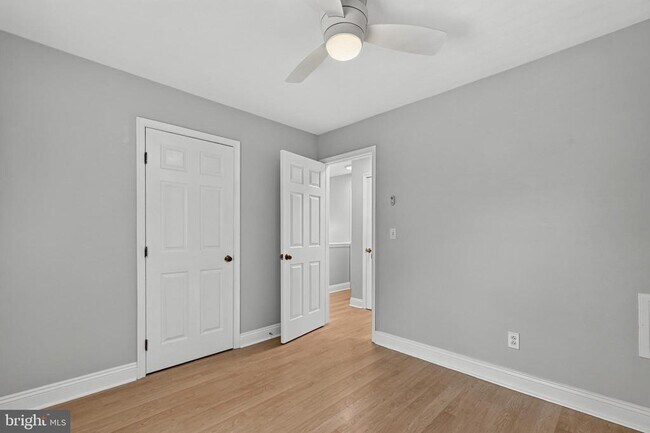 Building Photo - 271 Paw Paw Dr