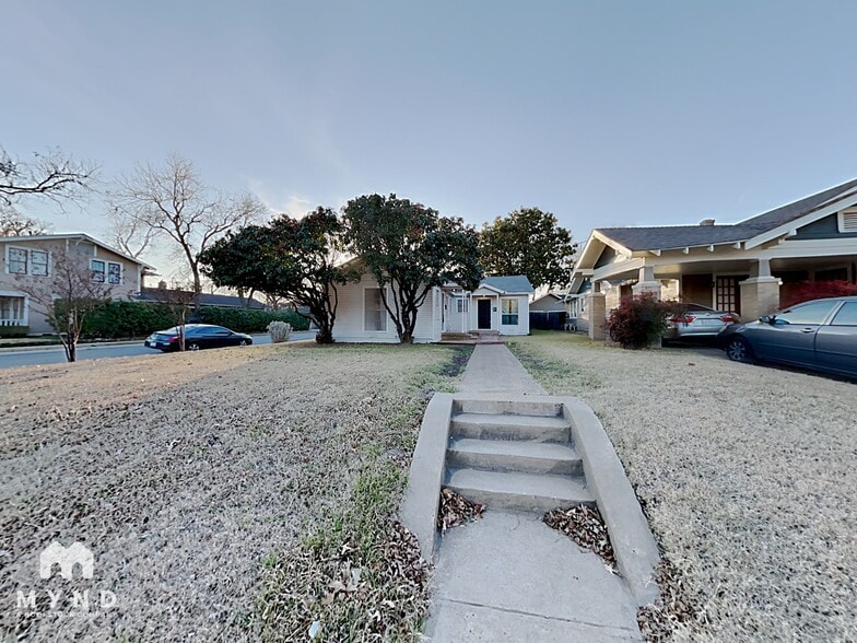 Building Photo - 401 N Montclair Ave