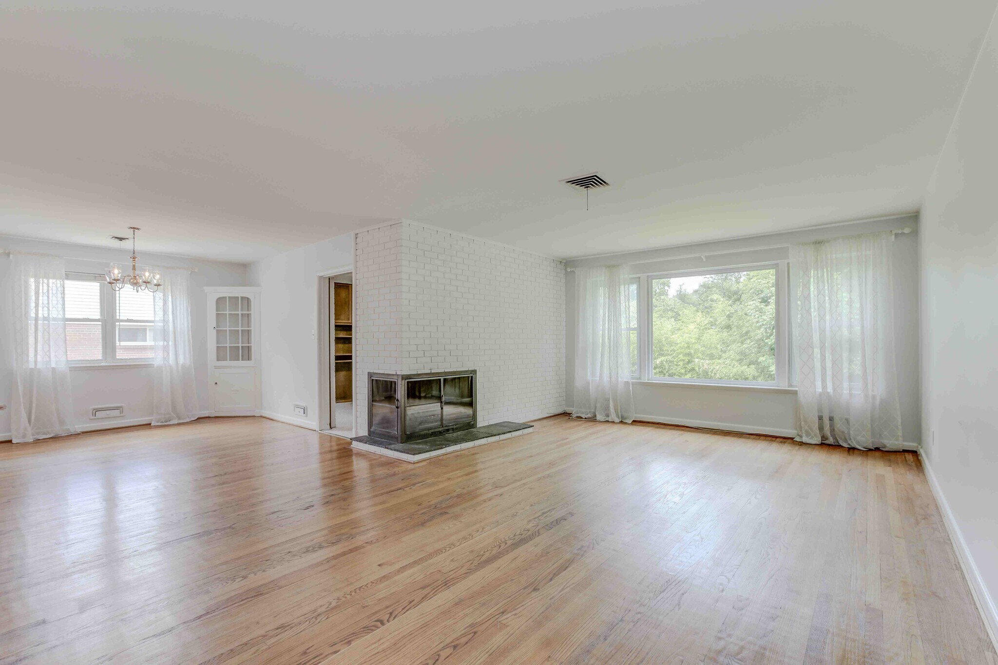 Building Photo - 3215 Brooklawn Ter