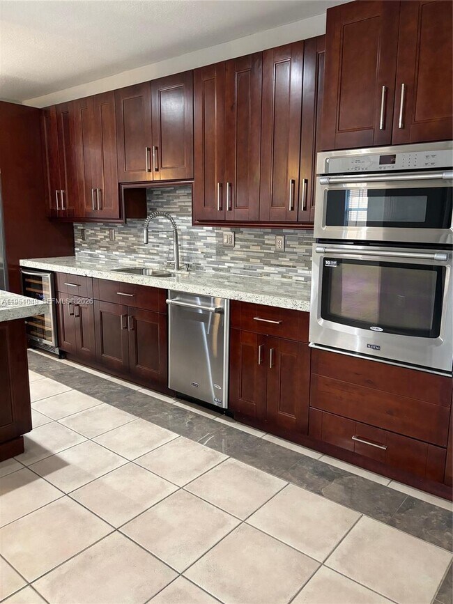 Building Photo - 15465 SW 36th Terrace