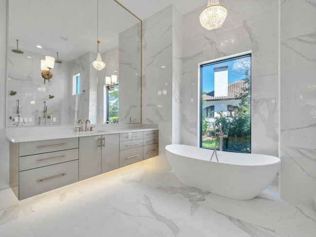 Building Photo - 330 Kelly Plantation Dr