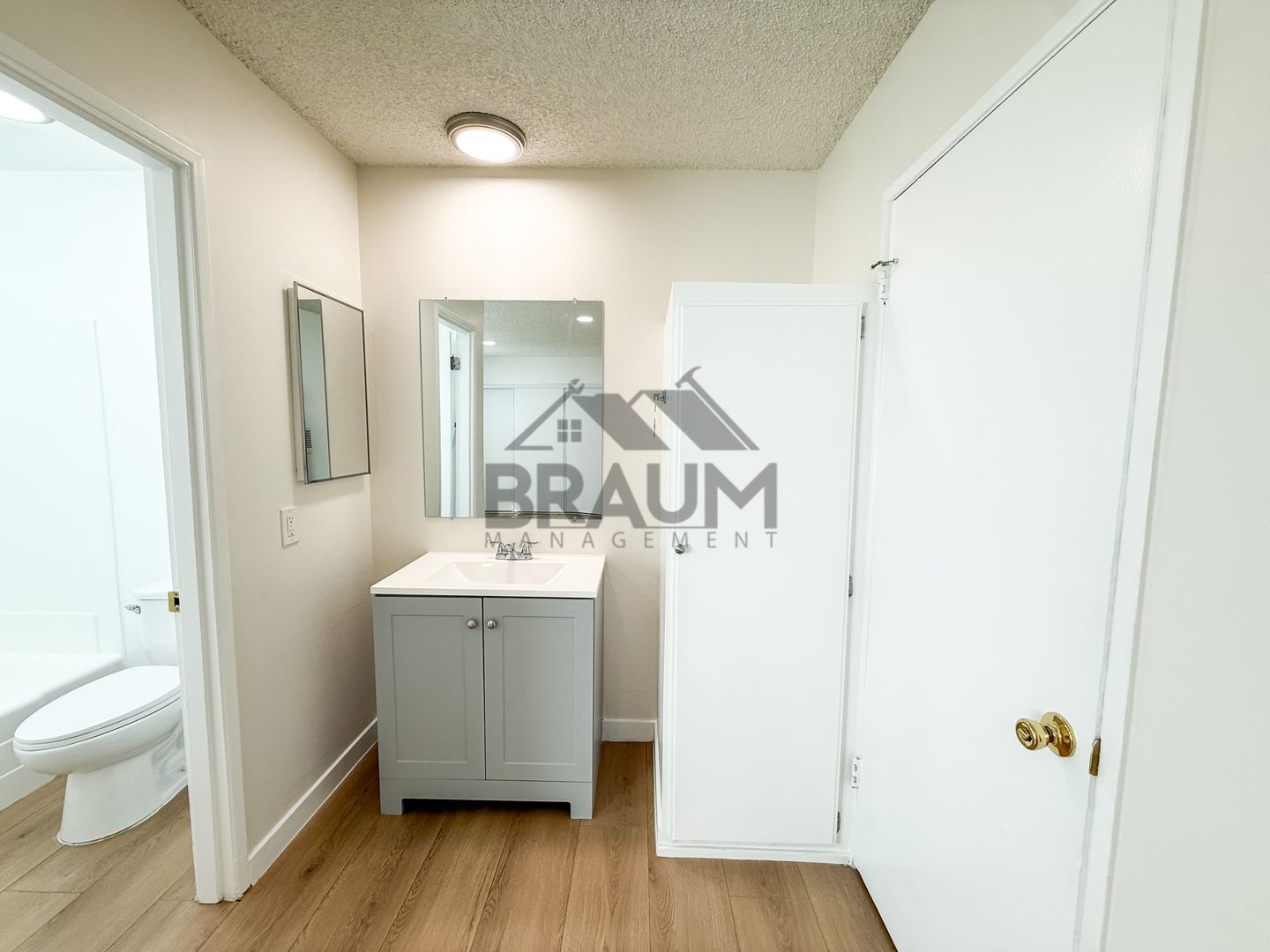 Building Photo - 6612 Sylmar Ave