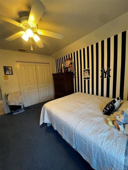 Building Photo - 6 Kara Ct