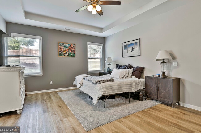 Building Photo - 205 Inverness Ave