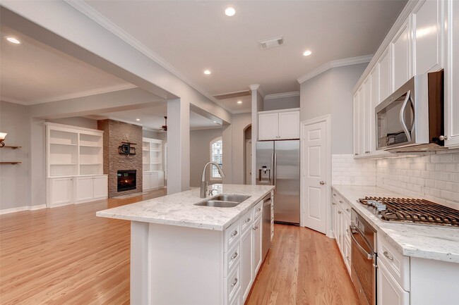 Building Photo - 1708 Utah St