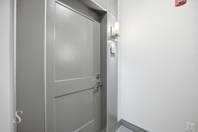 Building Photo - 6401 Park Ave