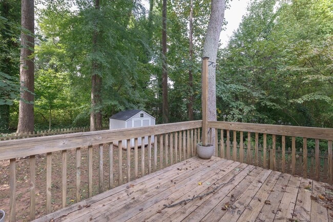 Building Photo - 3 Bed 2 Bath near Lake Jeanette