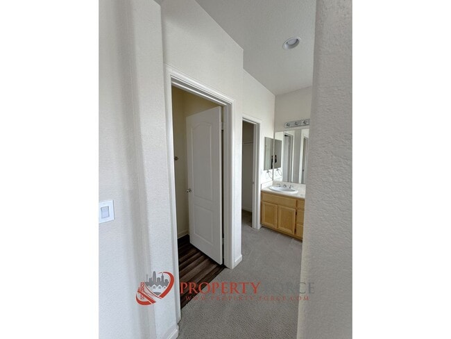Building Photo - 31 Cymbidium Cir