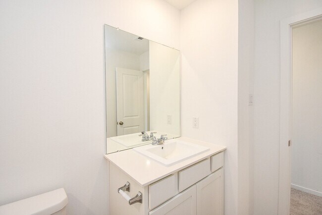 Building Photo - 3045 Fantasy Ter Dr
