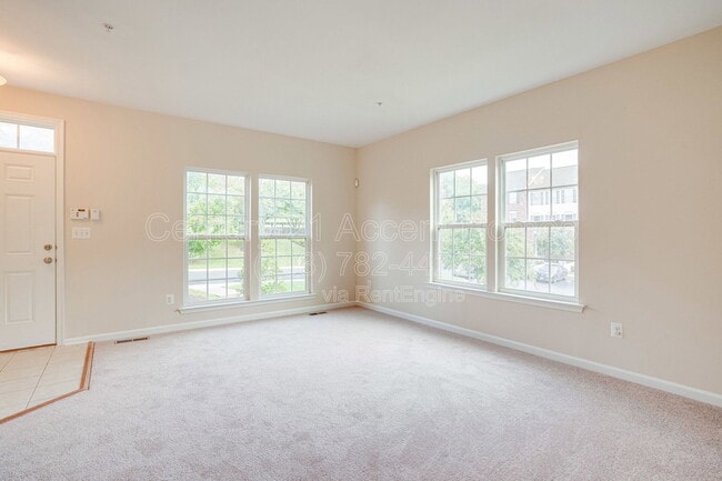 Building Photo - 23515 Forest Haven Way