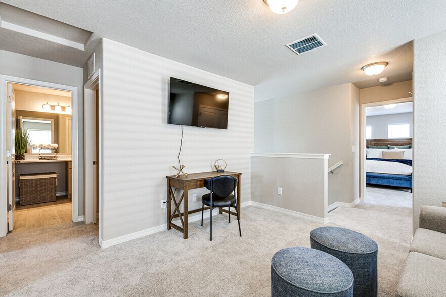 Building Photo - 8466 Blue Feather Lp