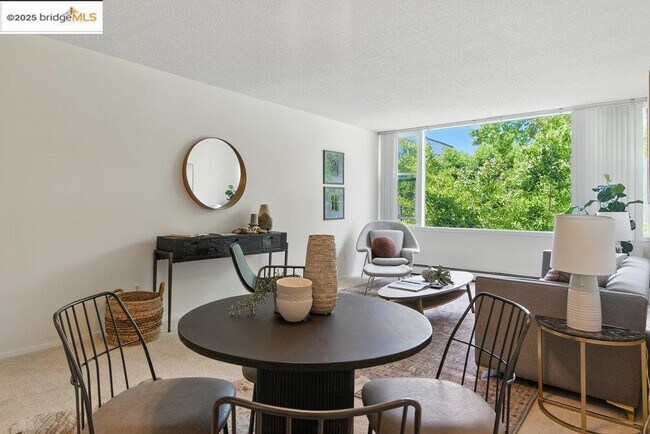 Building Photo - 2601 College Ave