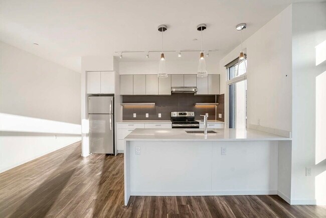 Building Photo - 839 Beacon St