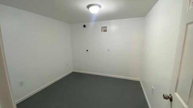 Building Photo - 48 Britton Ave