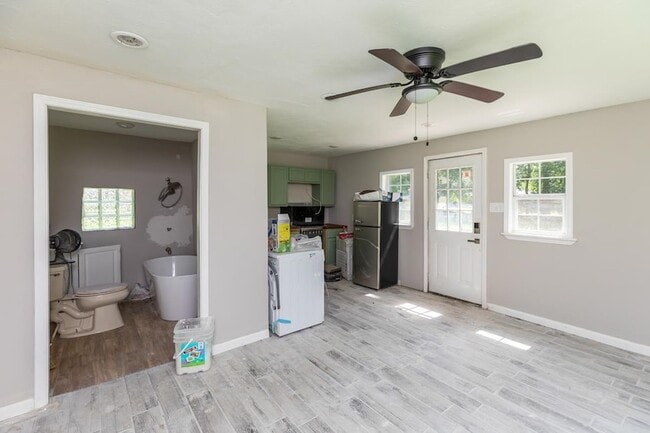 Building Photo - 311 Pinemont Dr