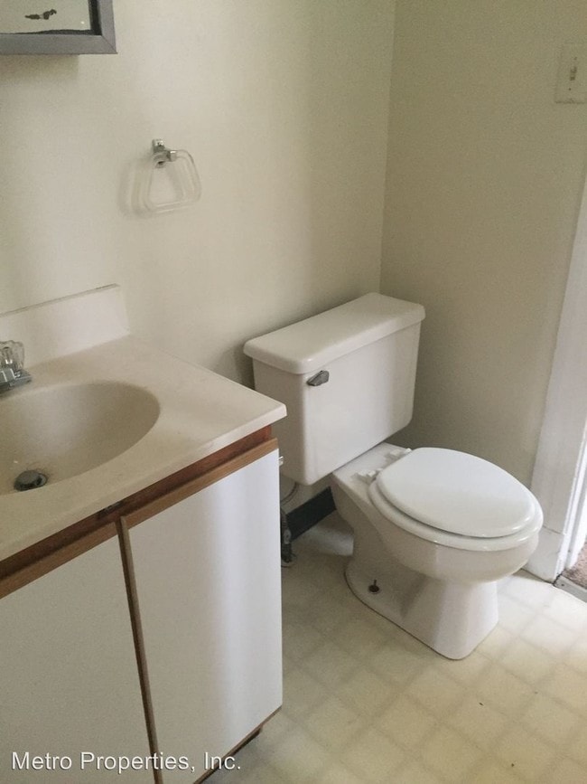 Building Photo - 2800 Park Ave