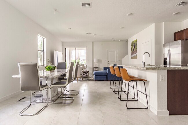 Open concept - 511 NW 17th St