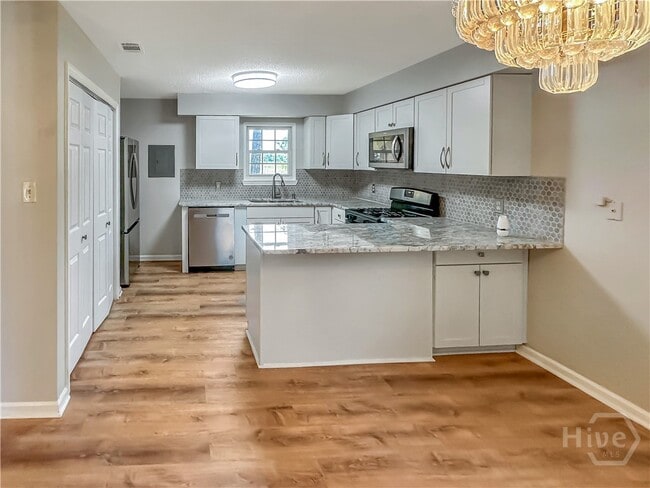 Building Photo - 406 Riverview Dr
