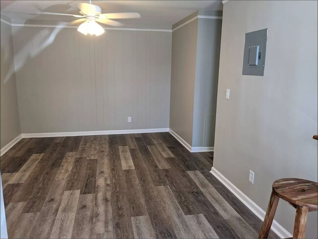 Building Photo - 201 Acklen Park Dr
