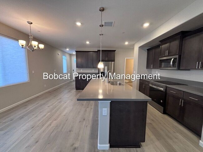 Building Photo - 860 Furlong Dr