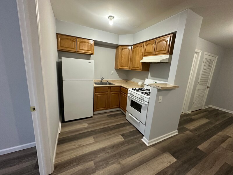 Building Photo - 347 Ridgewood Ave