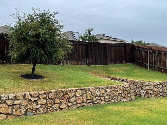 Building Photo - 2300 Sable Wood Dr